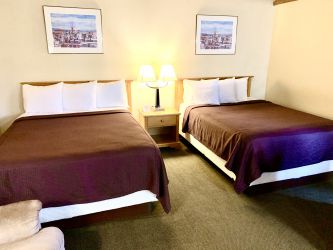Standard 2 Queen Room